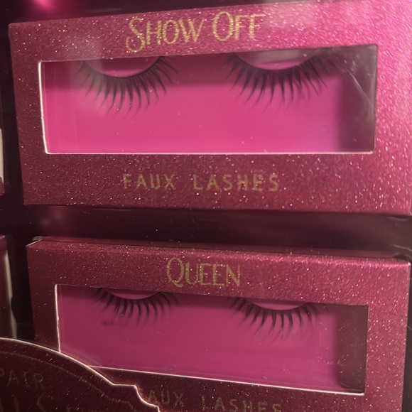 Fake Lashes Set - Picture 4 of 5